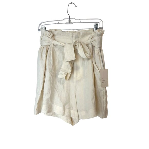 A New Day XL Cream Baggy shorts with waist Tie Paperbag NEW WITH TAGS - Picture 1 of 8